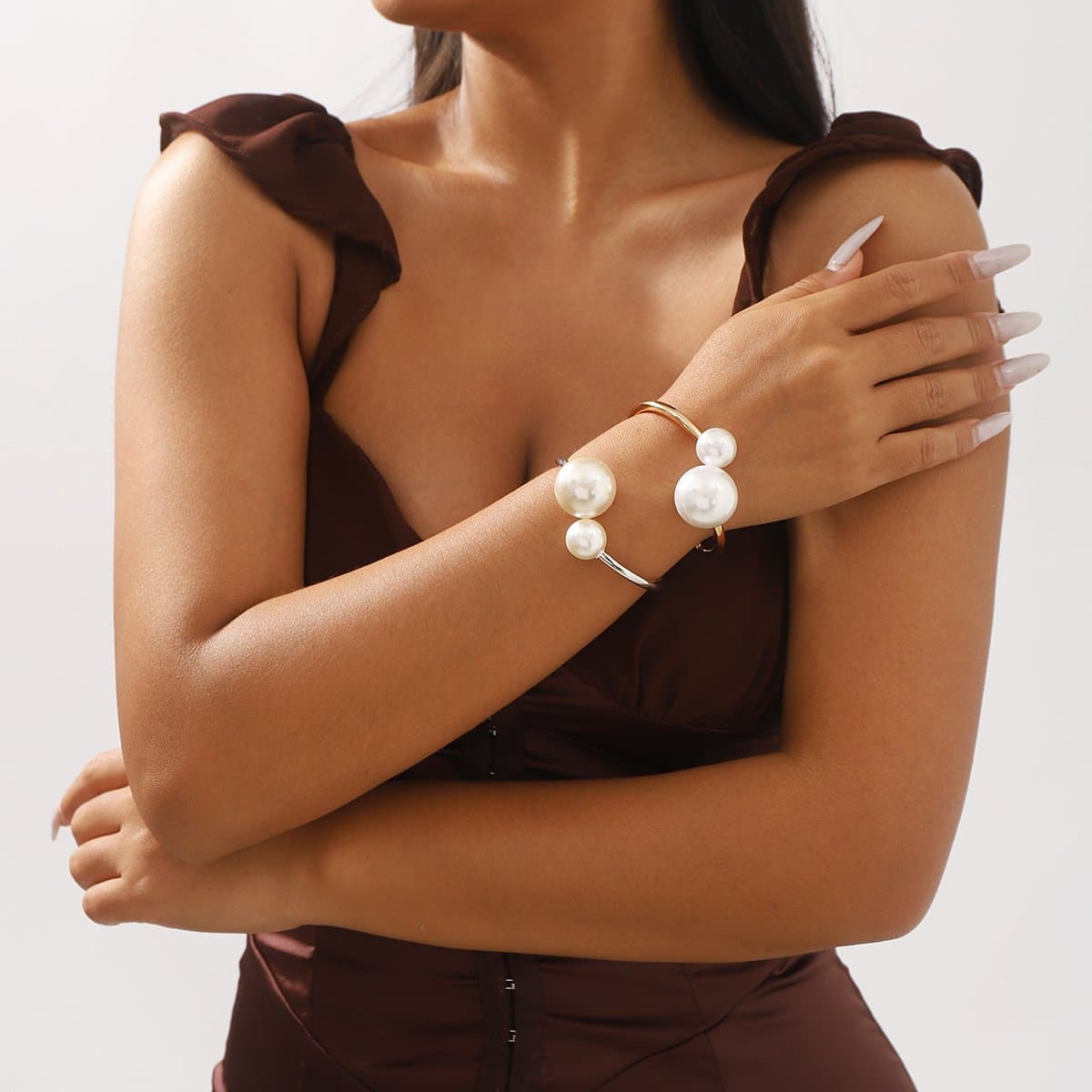 Faux pearl contrast bracelet