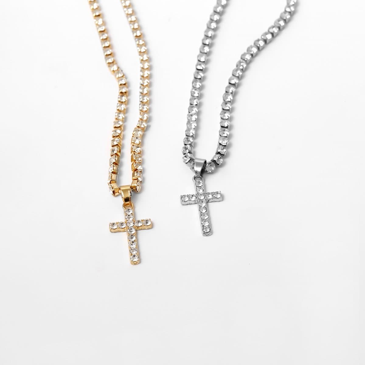 Cross pendant rhinestone necklace