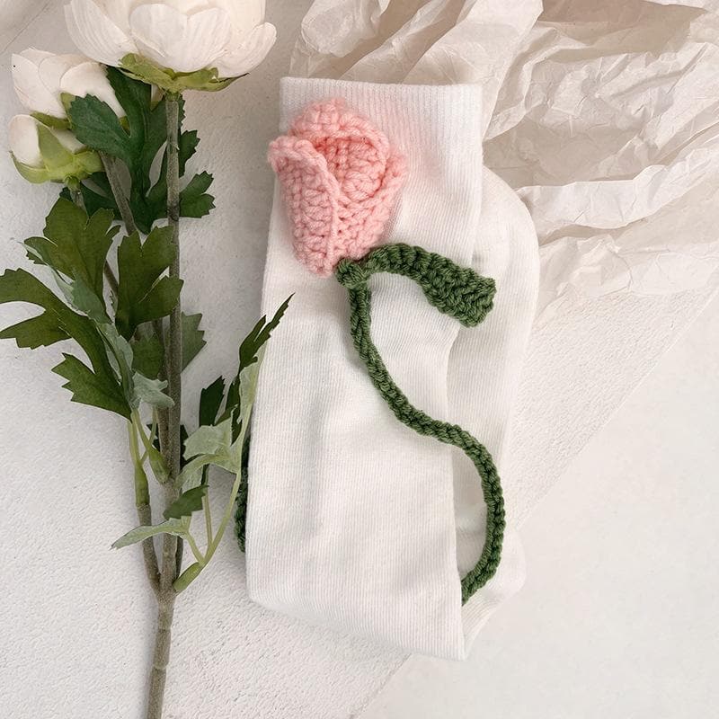 Flower applique medium long socks