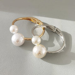 Faux pearl contrast bracelet