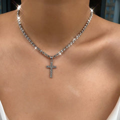 Cross pendant rhinestone necklace