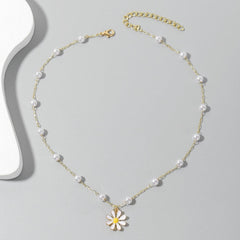 Faux pearl flower pendant necklace