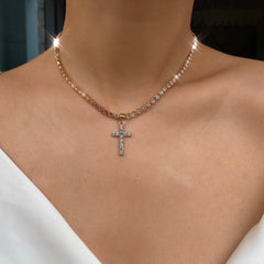 Cross pendant rhinestone necklace