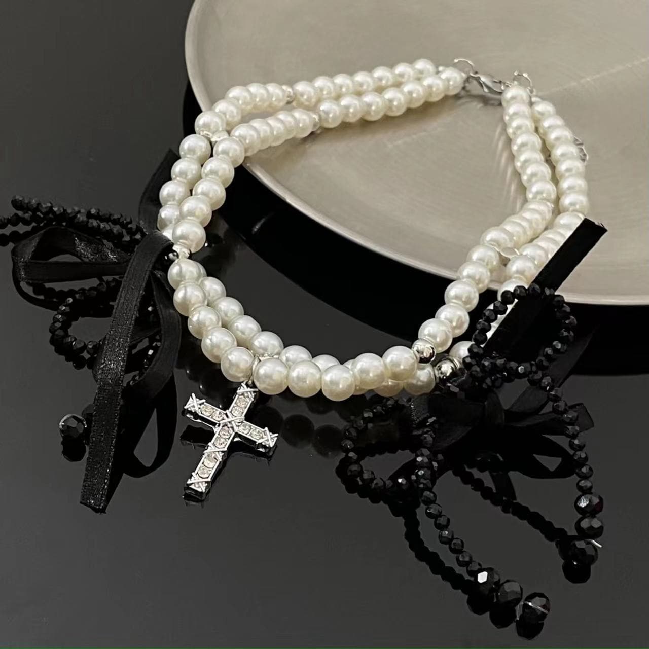 Faux pearl cross beaded bowknot choker necklace